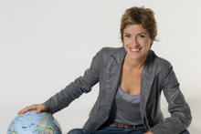 Emilie Aubry est une journaliste et animatrice de télévision et de radio française. Emilie Aubry sera à la tête du « Dessous des cartes » sur ARTE.