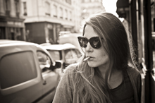 Viktoria parle couramment français, anglais, russe, ukrainien, italien, espagnole, catalan. Elle est régulièrement Directrice de Production, Scénariste, Réalisatrice. Récompensé à plusieurs reprises pour son dernier projet Madres Libres avec Victoria Abril.