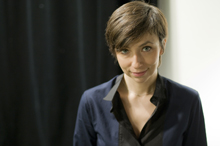 Portrait de Rebecca Manzoni, journaliste et productrice à France Inter. Elle fut rédactrice en chef de l’émission Metropolis sur Arte.