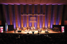 Dans le cadre du Festival international de la diversité culturelle, l’UNESCO nous invite à découvrir cet opéra de théâtre musical de Giorgio Battistelli, joué par l’Orchestre et le Choeur des artisans. ©photo @albinporcherel